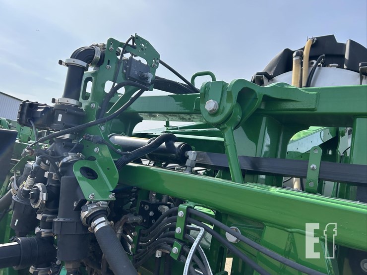 2020-john-deere-r4045-image-100