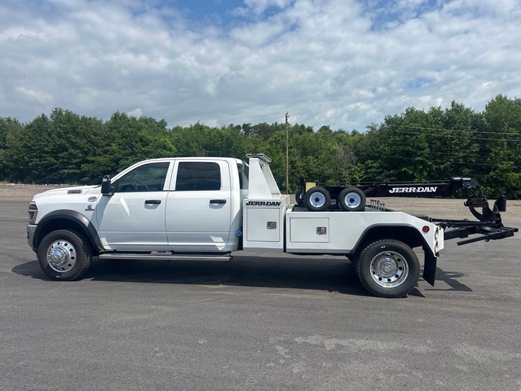 2026-dodge-ram-5500-image-3
