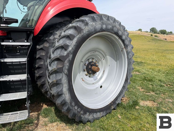 2011-case-ih-magnum-260-image-30