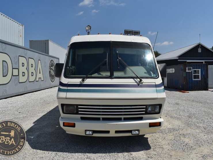 1988-chevrolet-winnebago-42962-image-11