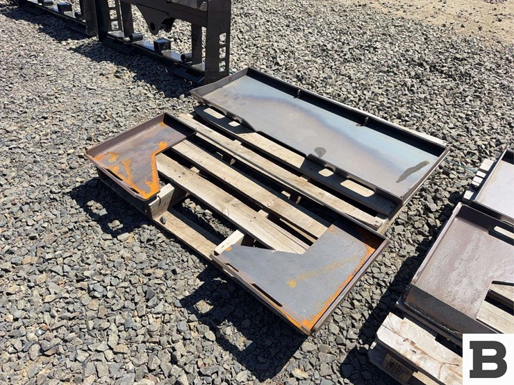 2025-wolverine-qmp3-16-6t-skid-steer-mounting-plate-image-3