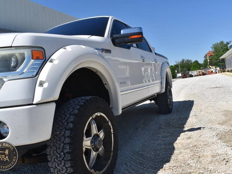 2013-ford-f150-platinum-image-16