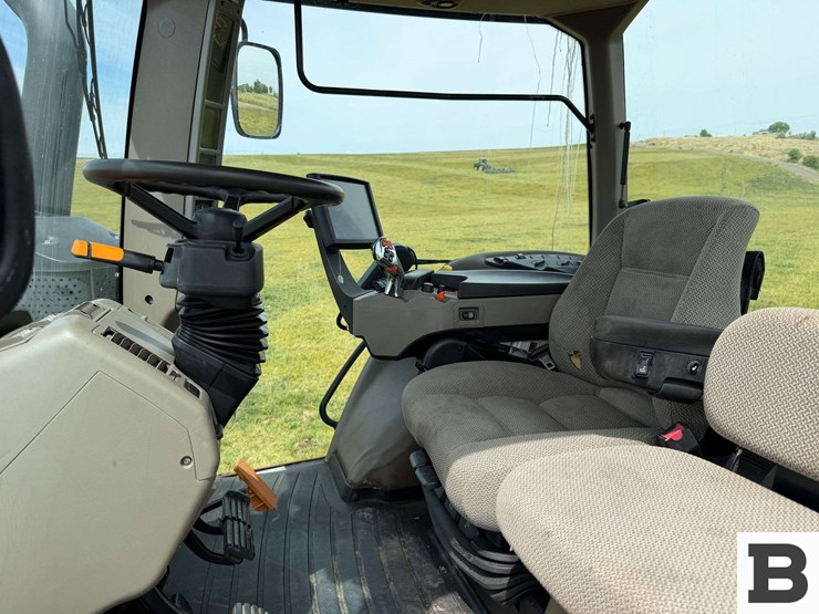 2015-case-ih-magnum-180-image-79
