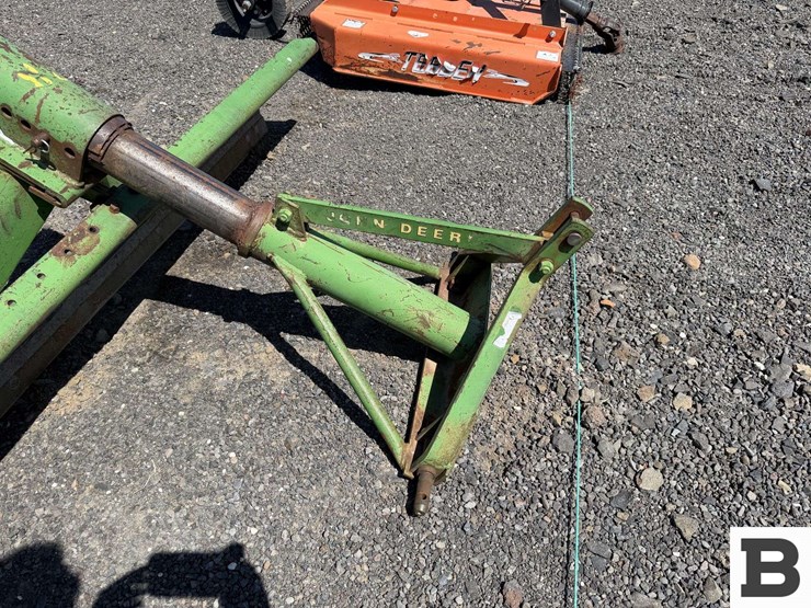 john-deere-8-image-5