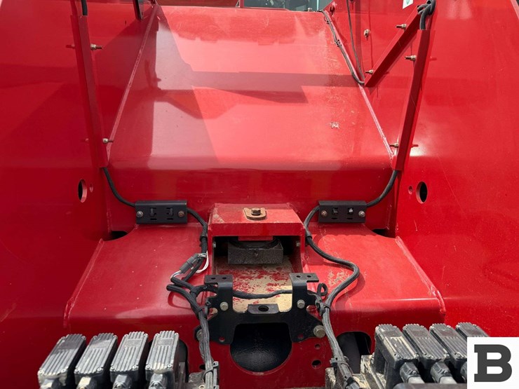 2015-case-ih-steiger-420-rowtrac-image-56