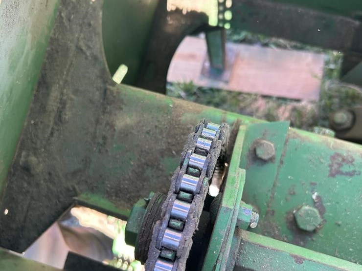 john-deere-336-image-18