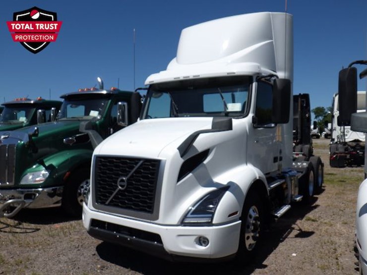 2021-volvo-vnr300-image-1