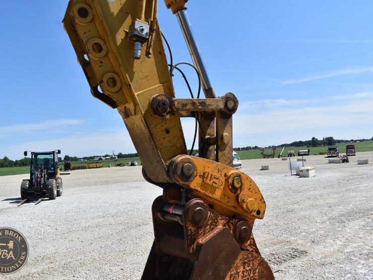 2005-caterpillar-320cl-image-24