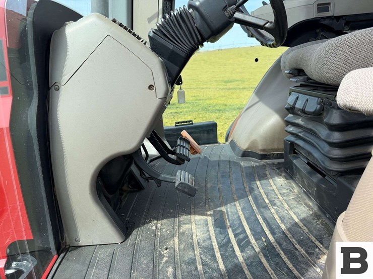 2014-case-ih-magnum-290-image-90