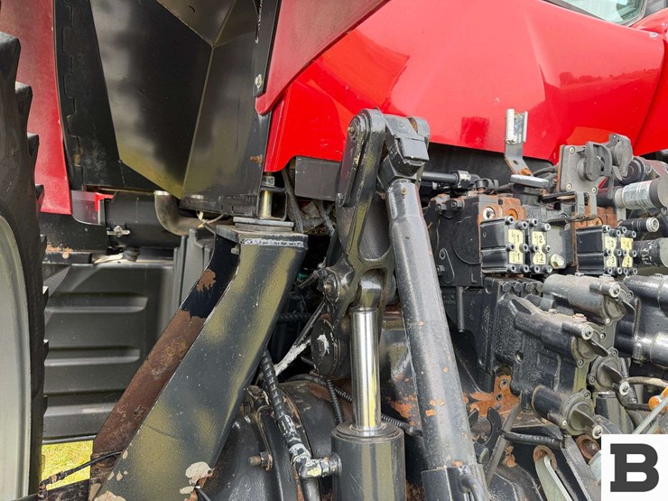 2015-case-ih-magnum-180-image-37