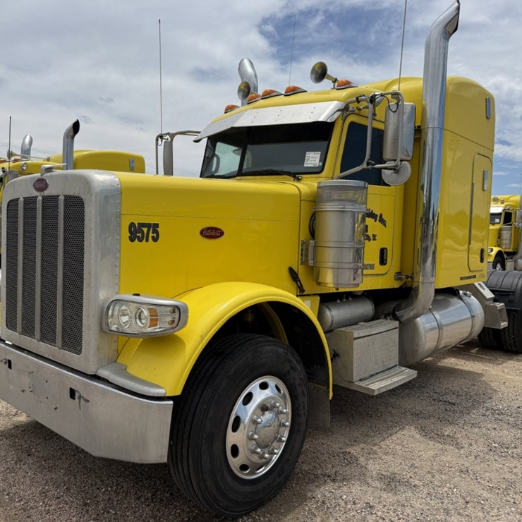 2014 PETERBILT 389
