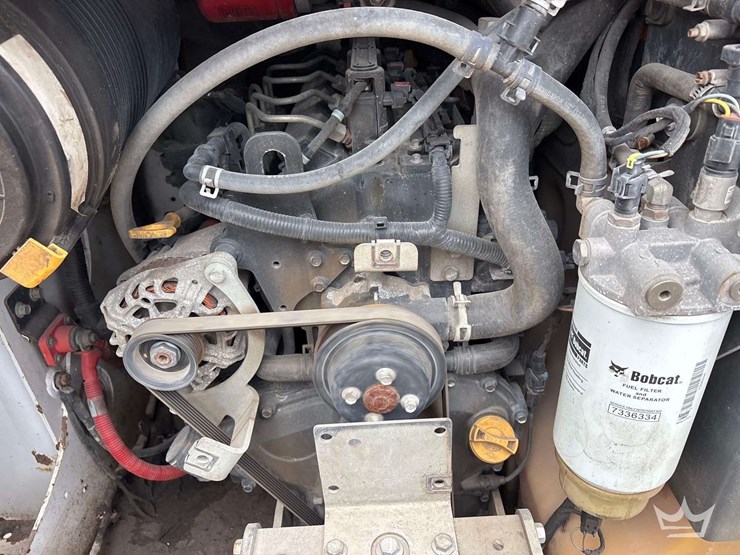 2021-bobcat-t64-image-15