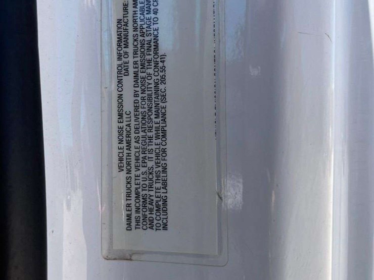 2018-freightliner-m2-106-image-13