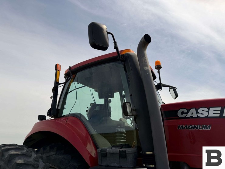 2011-case-ih-magnum-260-image-59