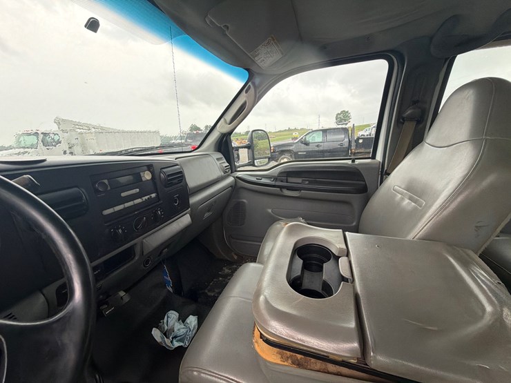 2006-ford-f350-image-19
