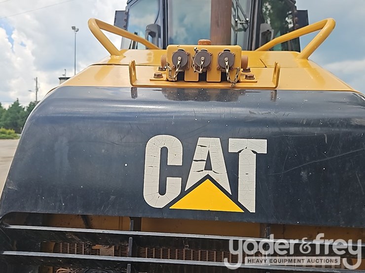 2016-caterpillar-d5k2-lgp-image-20
