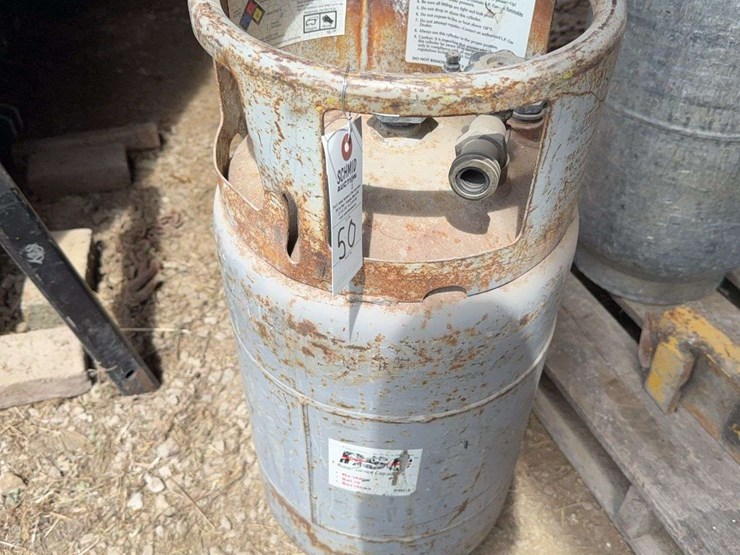 full-forklift-lp-tank-image-1