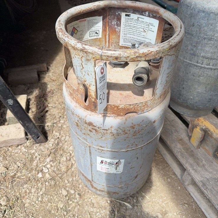 Full Forklift LP tank