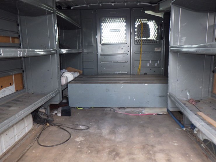 2013-nissan-nv2500-image-14
