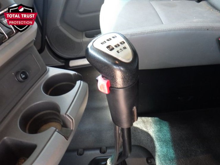 2019-kenworth-t880-image-16