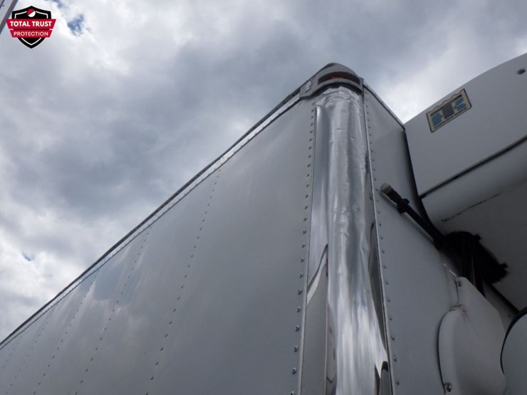 2020-freightliner-m2-106-image-6
