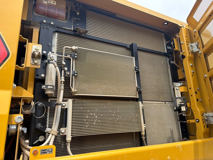 caterpillar-336-image-24