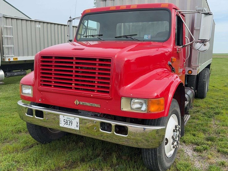 1995-international-4900-image-2