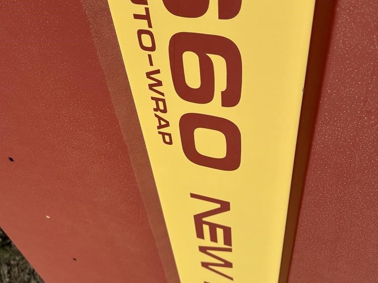new-holland-660-image-22