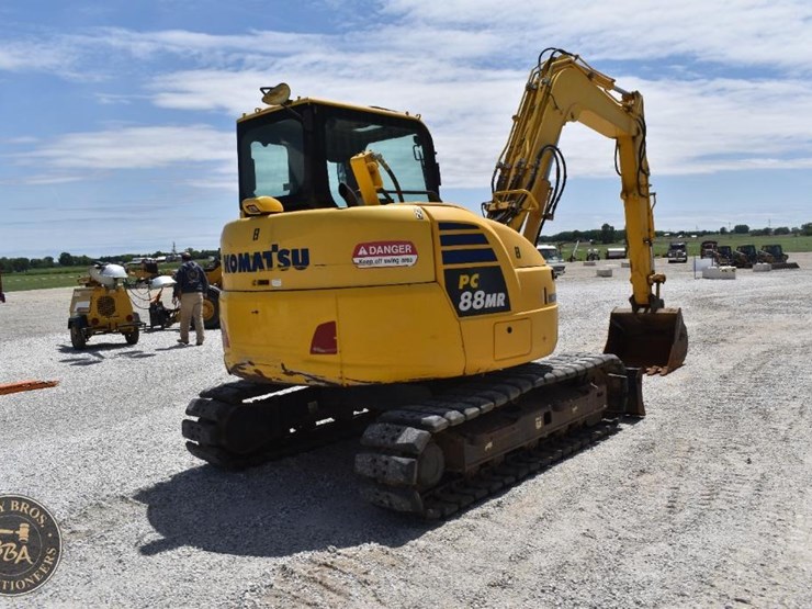 2020-komatsu-pc88mr-10-image-12