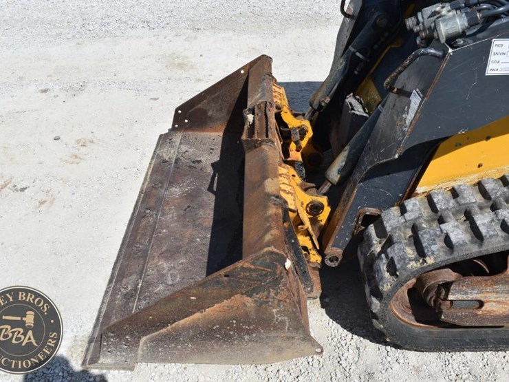 2019-deere-317g-42975-image-30