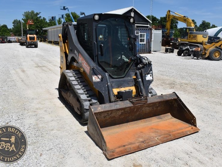 2019-deere-317g-image-13
