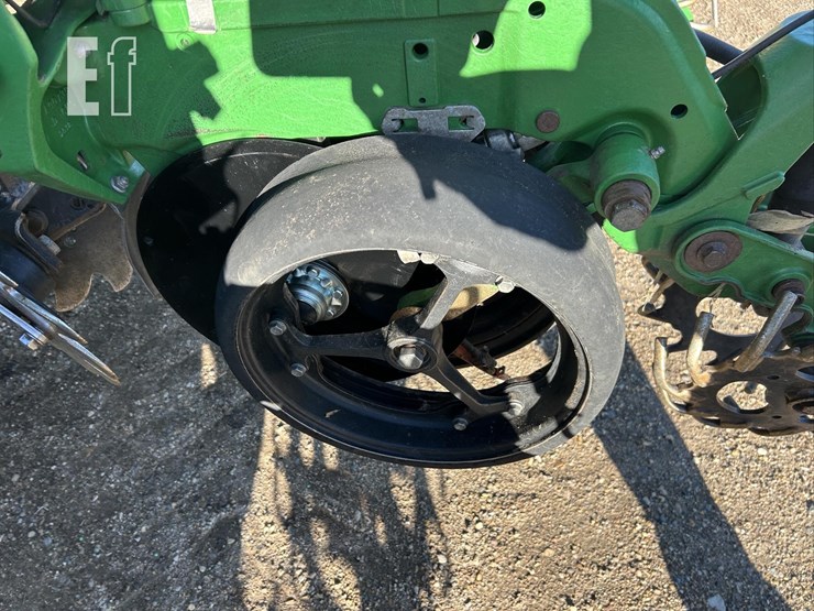 2023-john-deere-db90-image-31
