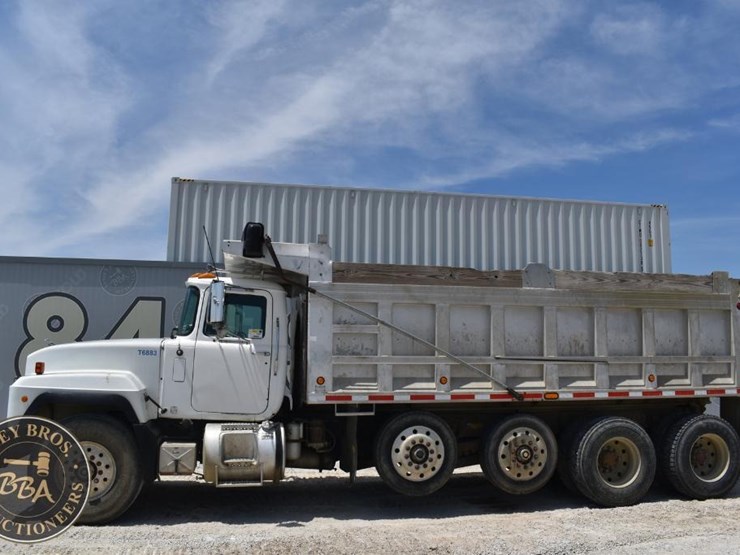 1996-mack-rd688s-image-6