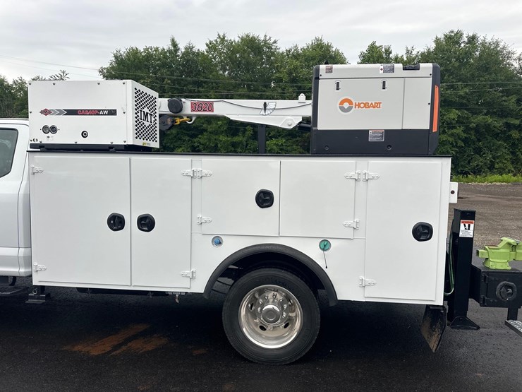 2017-ford-f550-xl-image-10