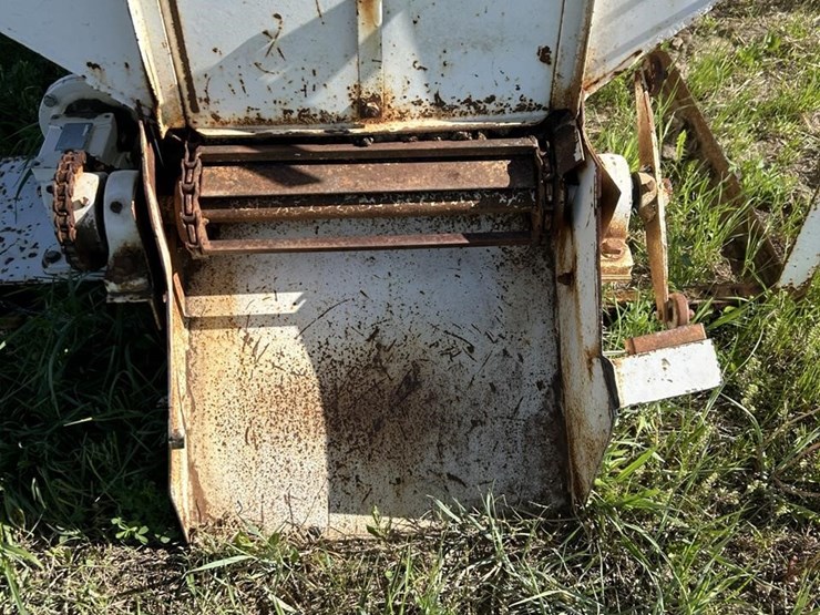 t&s-mfg-trip-hopper/range-feeder-3996-image-9