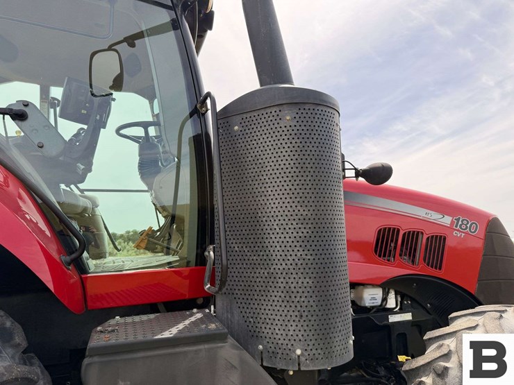 2015-case-ih-magnum-180-image-49
