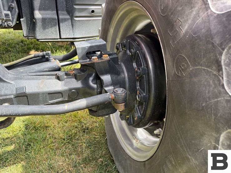2015-case-ih-magnum-180-image-18