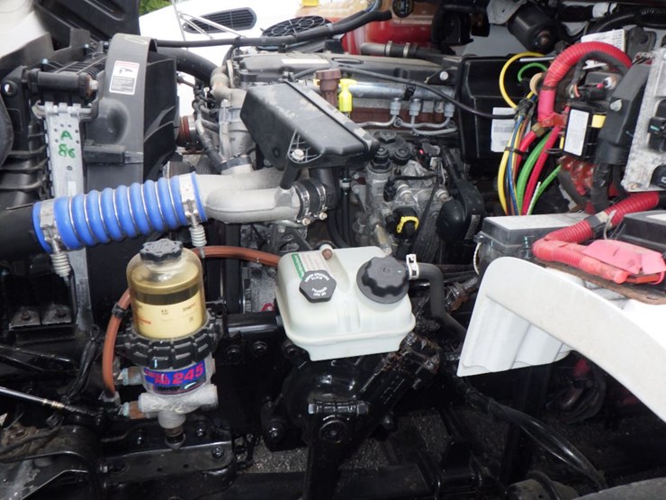 2020-freightliner-m2-106-image-18