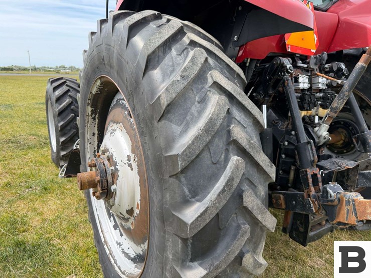 2010-case-ih-magnum-180-image-28