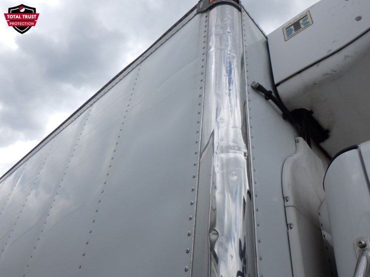 2020-freightliner-m2-106-image-5