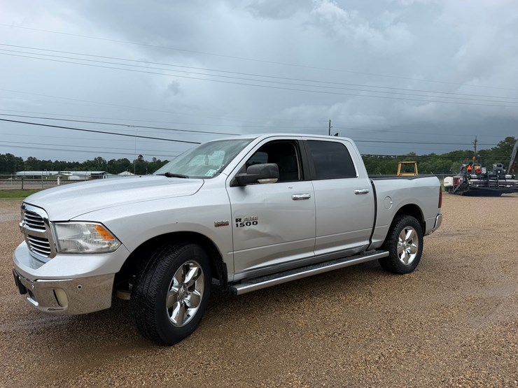 2015-dodge-ram-1500-image-1