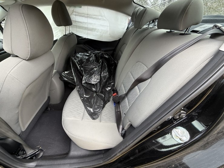 2016-kia-forte-sedan-image-19