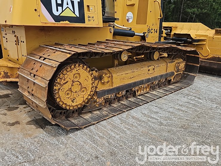 2017-caterpillar-d6k2-lgp-image-13
