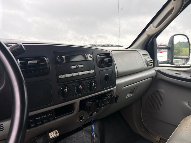 2006-ford-f350-image-21
