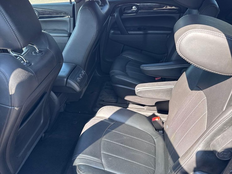 2017-buick-enclave-image-10