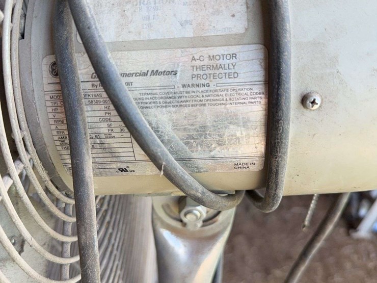 john-deere-steps,-and-window-mounts-image-2