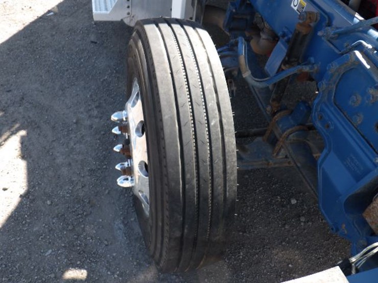 2013-peterbilt-367-image-21