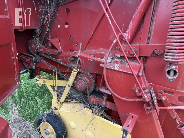 new-holland-660-image-13