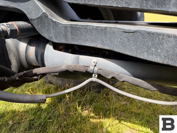 2014-case-ih-magnum-260-cvt-image-26