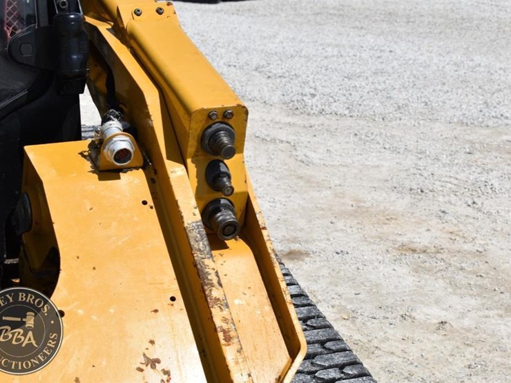 2024-caterpillar-289d3-image-32